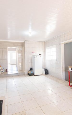 Casa à venda com 247m², 4 quartos e 2 vagas Casa à venda com 247m², 4 quartos e 2 vagasCozinha