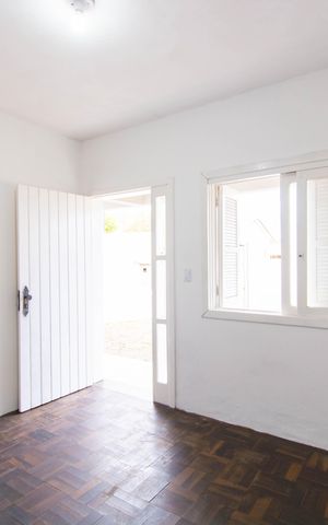Casa à venda com 247m², 4 quartos e 2 vagas Casa à venda com 247m², 4 quartos e 2 vagasSala