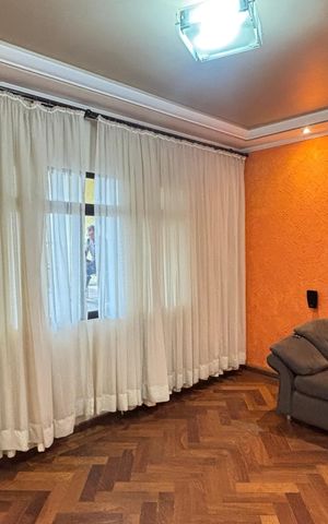 Casa à venda com 127m², 2 quartos e 2 vagas Casa à venda com 127m², 2 quartos e 2 vagasSala