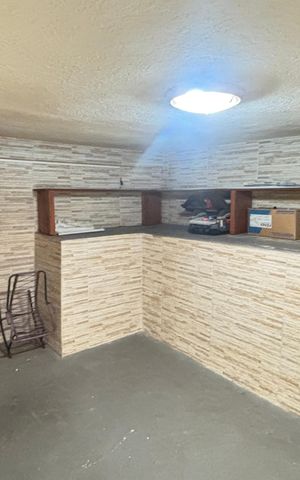 Casa à venda com 127m², 2 quartos e 2 vagas Casa à venda com 127m², 2 quartos e 2 vagasPorão