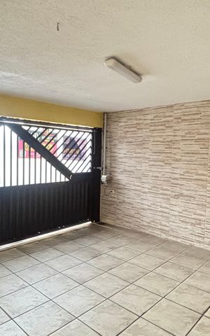 Casa à venda com 127m², 2 quartos e 2 vagas Casa à venda com 127m², 2 quartos e 2 vagasGaragem