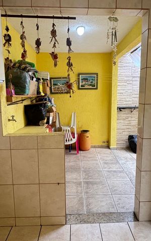 Casa à venda com 127m², 2 quartos e 2 vagas Casa à venda com 127m², 2 quartos e 2 vagasÁrea de Serviço