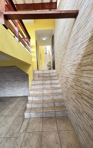 Casa à venda com 127m², 2 quartos e 2 vagas Casa à venda com 127m², 2 quartos e 2 vagasGaragem