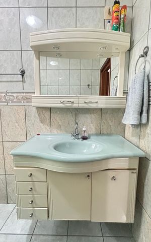 Casa à venda com 127m², 2 quartos e 2 vagas Casa à venda com 127m², 2 quartos e 2 vagasBanheiro