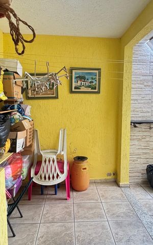 Casa à venda com 127m², 2 quartos e 2 vagas Casa à venda com 127m², 2 quartos e 2 vagasÁrea de Serviço