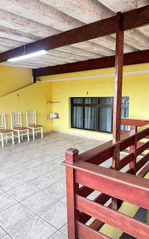 Casa à venda com 127m², 2 quartos e 2 vagas Casa à venda com 127m², 2 quartos e 2 vagasVaranda