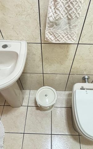 Casa à venda com 127m², 2 quartos e 2 vagas Casa à venda com 127m², 2 quartos e 2 vagasBanheiro