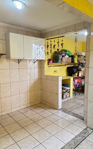 Casa à venda com 127m², 2 quartos e 2 vagas Casa à venda com 127m², 2 quartos e 2 vagasÁrea de Serviço