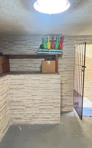 Casa à venda com 127m², 2 quartos e 2 vagas Casa à venda com 127m², 2 quartos e 2 vagas Porão
