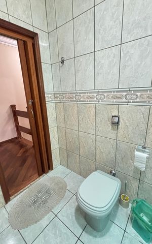 Casa à venda com 127m², 2 quartos e 2 vagas Casa à venda com 127m², 2 quartos e 2 vagasBanheiro