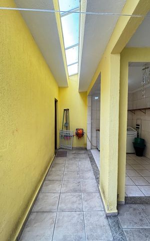 Casa à venda com 127m², 2 quartos e 2 vagas Casa à venda com 127m², 2 quartos e 2 vagasÁrea de Serviço