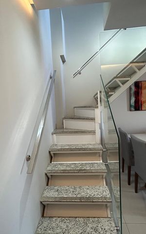 Apartamento à venda com 145m², 3 quartos e 2 vagasEscada
