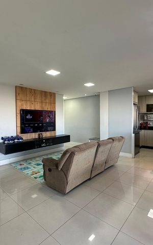 Apartamento à venda com 119m², 3 quartos e 2 vagas Apartamento à venda com 119m², 3 quartos e 2 vagasSala