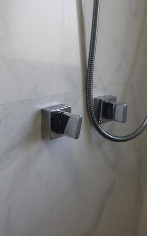 Apartamento à venda com 119m², 3 quartos e 2 vagas Apartamento à venda com 119m², 3 quartos e 2 vagasBanheiro da Suíte