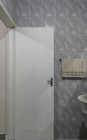 Casa à venda com 172m², 3 quartos e 2 vagasBanheiro de serviço