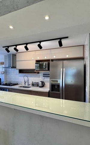 Apartamento à venda com 91m², 3 quartos e 2 vagas Apartamento à venda com 91m², 3 quartos e 2 vagasCozinha e Área de Serviço