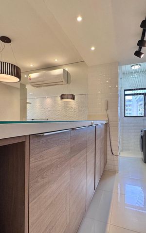 Apartamento à venda com 91m², 3 quartos e 2 vagas Apartamento à venda com 91m², 3 quartos e 2 vagasCozinha e Área de Serviço