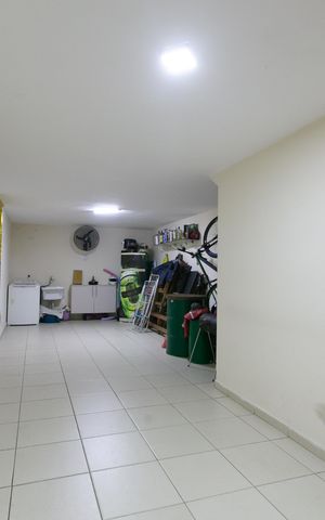 Casa de condomínio à venda com 90m², 2 quartos e 1 vaga Casa de condomínio à venda com 90m², 2 quartos e 1 vagaÁrea de Serviço / Garagem
