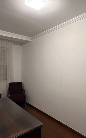 Casa à venda com 300m², 3 quartos e sem vagaEscritório