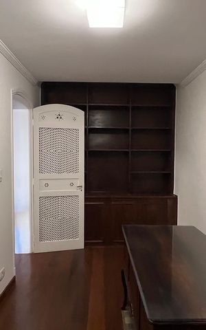 Casa à venda com 300m², 3 quartos e sem vagaEscritório