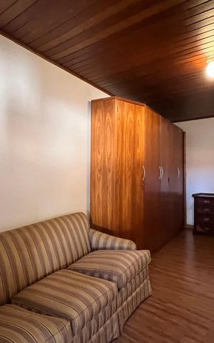 Casa à venda com 300m², 3 quartos e sem vagaQuarto de serviço