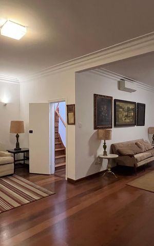 Casa à venda com 300m², 3 quartos e sem vagaSala