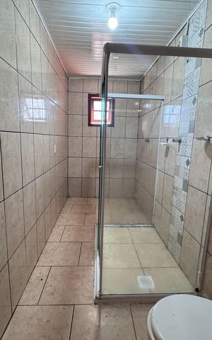 Casa à venda com 240m², 4 quartos e 3 vagas Casa à venda com 240m², 4 quartos e 3 vagasBanheiro 2