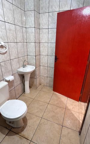 Casa à venda com 240m², 4 quartos e 3 vagas Casa à venda com 240m², 4 quartos e 3 vagasBanheiro 3