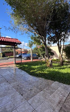 Casa à venda com 240m², 4 quartos e 3 vagas Casa à venda com 240m², 4 quartos e 3 vagasÁrea Externa