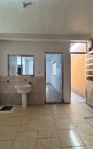 Casa à venda com 240m², 4 quartos e 3 vagas Casa à venda com 240m², 4 quartos e 3 vagasÁrea de Serviço