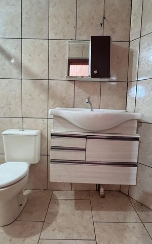 Casa à venda com 240m², 4 quartos e 3 vagas Casa à venda com 240m², 4 quartos e 3 vagasBanheiro 2