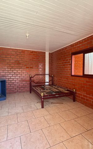 Casa à venda com 240m², 4 quartos e 3 vagas Casa à venda com 240m², 4 quartos e 3 vagasQuarto 4