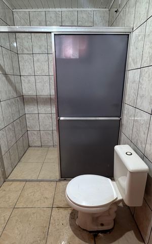 Casa à venda com 240m², 4 quartos e 3 vagas Casa à venda com 240m², 4 quartos e 3 vagasBanheiro 3