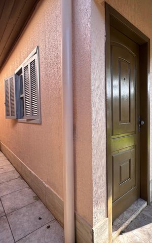 Casa à venda com 240m², 4 quartos e 3 vagas Casa à venda com 240m², 4 quartos e 3 vagasÁrea Externa