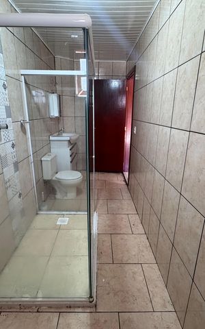 Casa à venda com 240m², 4 quartos e 3 vagas Casa à venda com 240m², 4 quartos e 3 vagasBanheiro 2