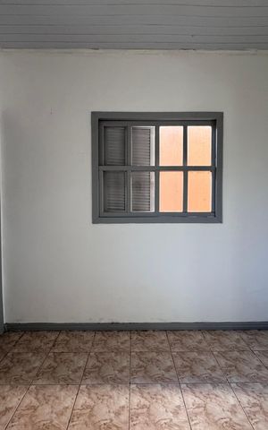 Casa à venda com 240m², 4 quartos e 3 vagas Casa à venda com 240m², 4 quartos e 3 vagasSala