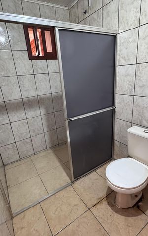 Casa à venda com 240m², 4 quartos e 3 vagas Casa à venda com 240m², 4 quartos e 3 vagasBanheiro 3