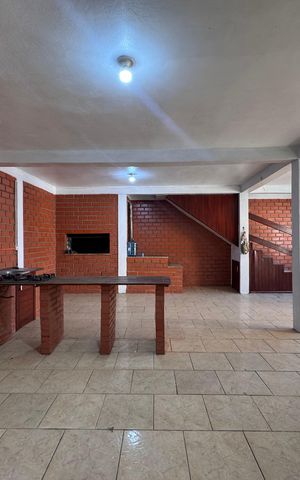 Casa à venda com 240m², 4 quartos e 3 vagas Casa à venda com 240m², 4 quartos e 3 vagasÁrea de Serviço
