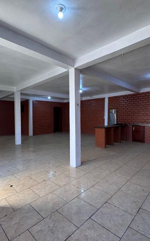 Casa à venda com 240m², 4 quartos e 3 vagas Casa à venda com 240m², 4 quartos e 3 vagasÁrea Externa
