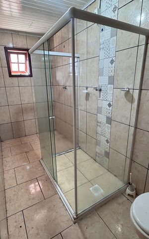Casa à venda com 240m², 4 quartos e 3 vagas Casa à venda com 240m², 4 quartos e 3 vagasBanheiro 2