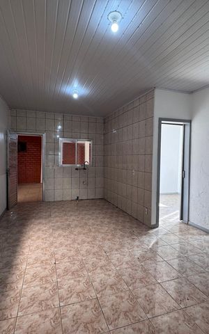 Casa à venda com 240m², 4 quartos e 3 vagas Casa à venda com 240m², 4 quartos e 3 vagasSala