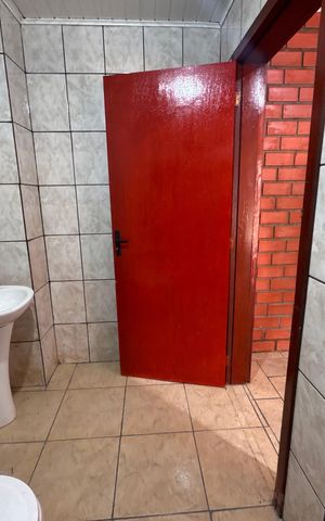 Casa à venda com 240m², 4 quartos e 3 vagas Casa à venda com 240m², 4 quartos e 3 vagasBanheiro 3