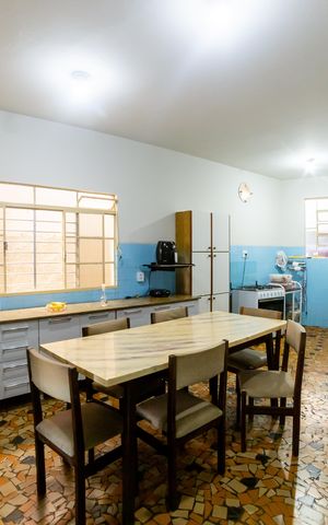 Casa à venda com 732m², 5 quartos e 6 vagas Casa à venda com 732m², 5 quartos e 6 vagasCozinha