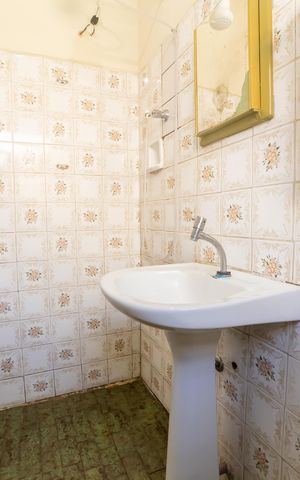 Casa à venda com 732m², 5 quartos e 6 vagas Casa à venda com 732m², 5 quartos e 6 vagasBanheiro Social 2