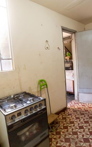 Casa à venda com 732m², 5 quartos e 6 vagas Casa à venda com 732m², 5 quartos e 6 vagasCozinha 2