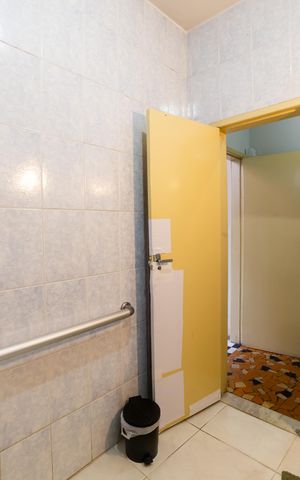 Casa à venda com 732m², 5 quartos e 6 vagas Casa à venda com 732m², 5 quartos e 6 vagasBanheiro Social 1