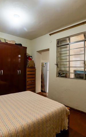 Casa à venda com 732m², 5 quartos e 6 vagas Casa à venda com 732m², 5 quartos e 6 vagasQuarto 4