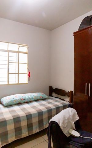 Casa à venda com 732m², 5 quartos e 6 vagas Casa à venda com 732m², 5 quartos e 6 vagasQuarto 2