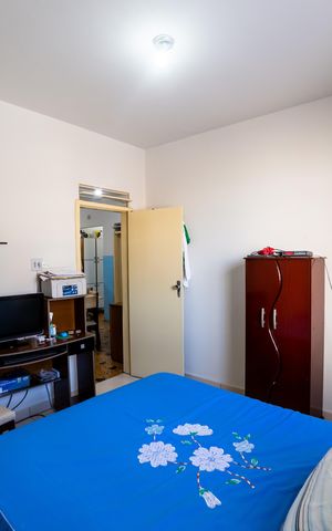Casa à venda com 732m², 5 quartos e 6 vagas Casa à venda com 732m², 5 quartos e 6 vagasQuarto 3