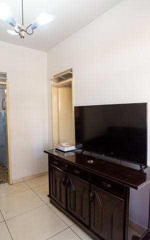 Casa à venda com 732m², 5 quartos e 6 vagas Casa à venda com 732m², 5 quartos e 6 vagasSala